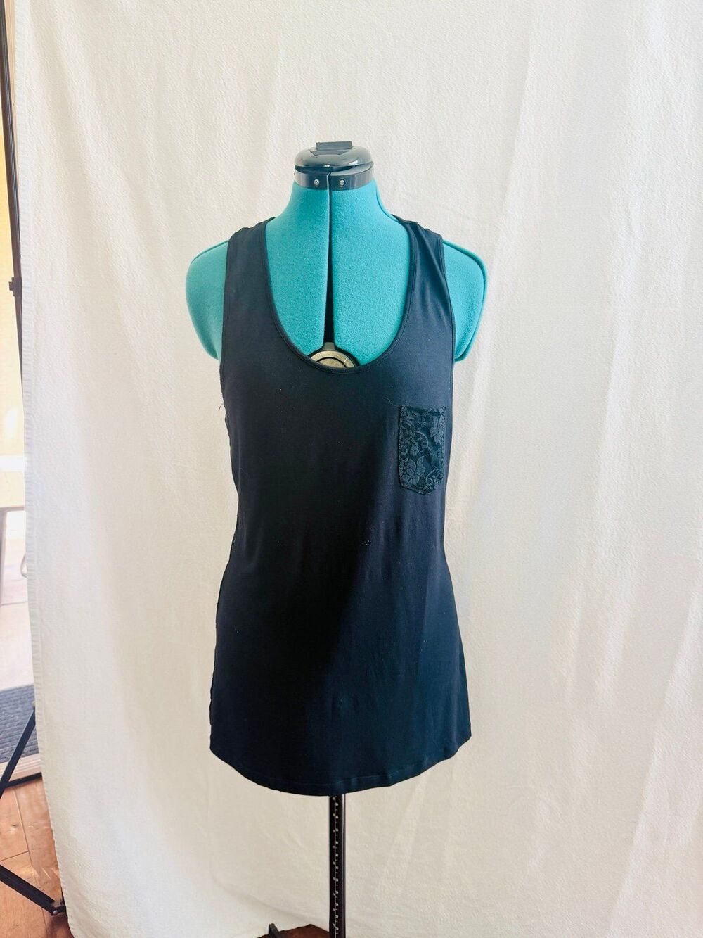 Design History. Women’s black lace tank top. Size large